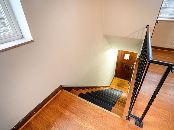 2nd image of 6314 Sutherland Ave