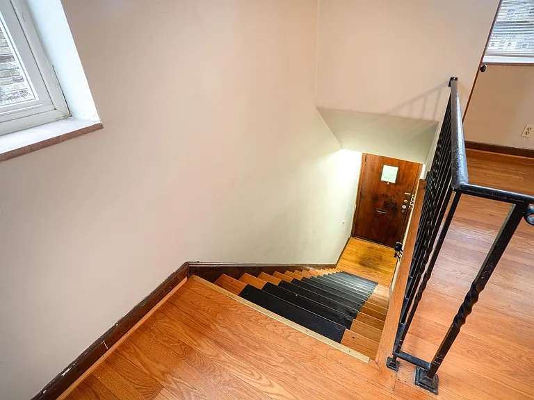 6314 Sutherland Ave — Photo 2