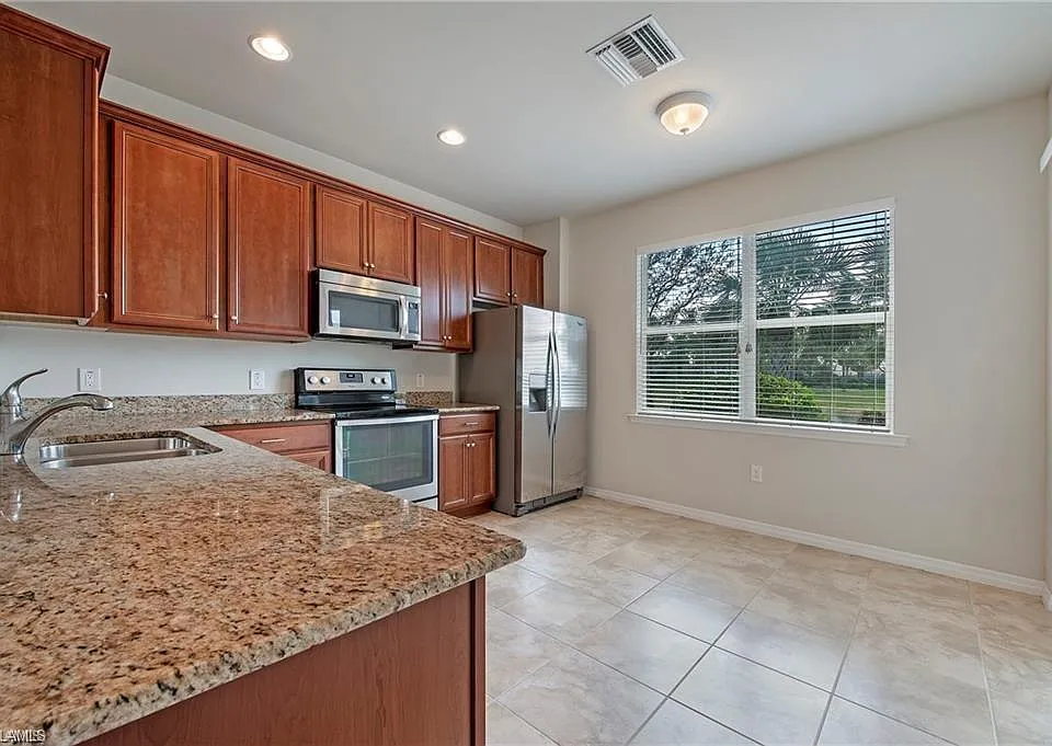 15133 Reef Ln