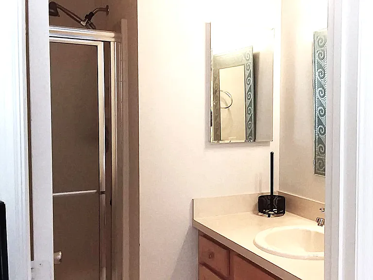 1645 Hickory Grove Ln — Photo 18