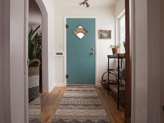 Foyer with original 1950's door