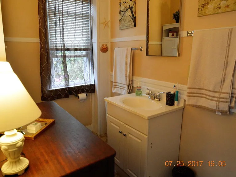 616 Thames St #3 — Photo 8