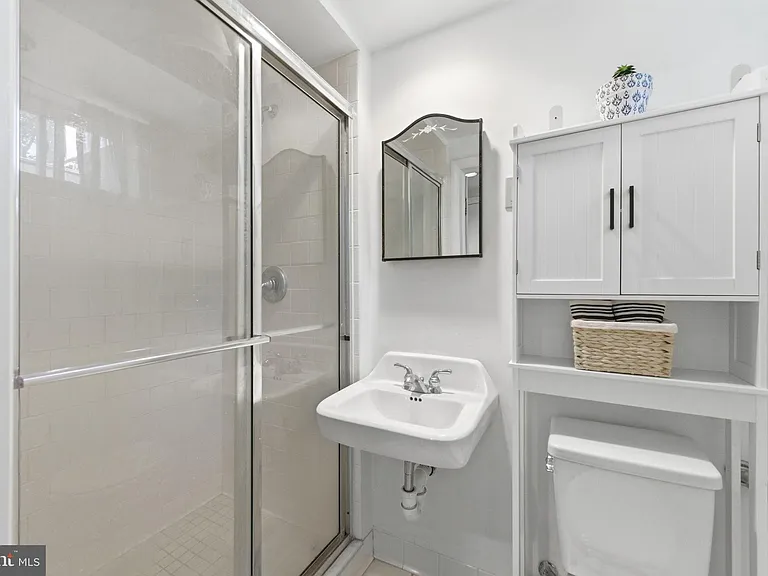 6467 Blenheim Rd — Photo 36