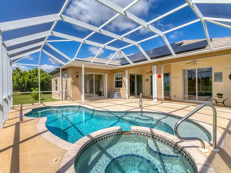 15077 Acorn Cir — Photo 31
