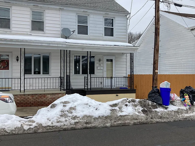 331 S Mill St — Photo 1
