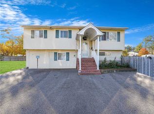 240 Brentwood Pkwy, Brentwood, NY 11717