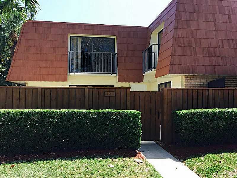 1st image of 101 Live Oak Ln #101