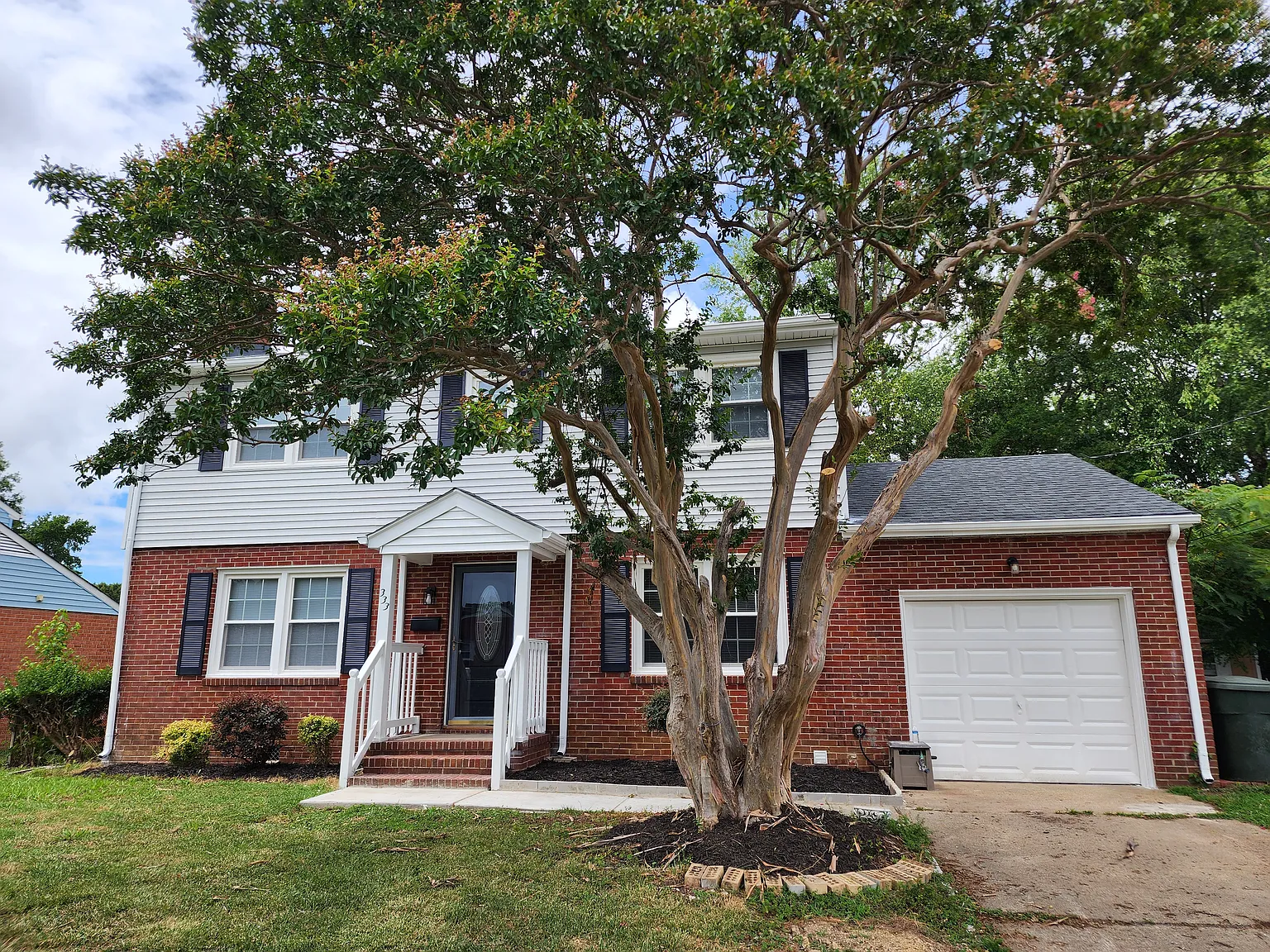 4 bed, 2.5 bath, 1939 sqft, $2,675 — Photo 1