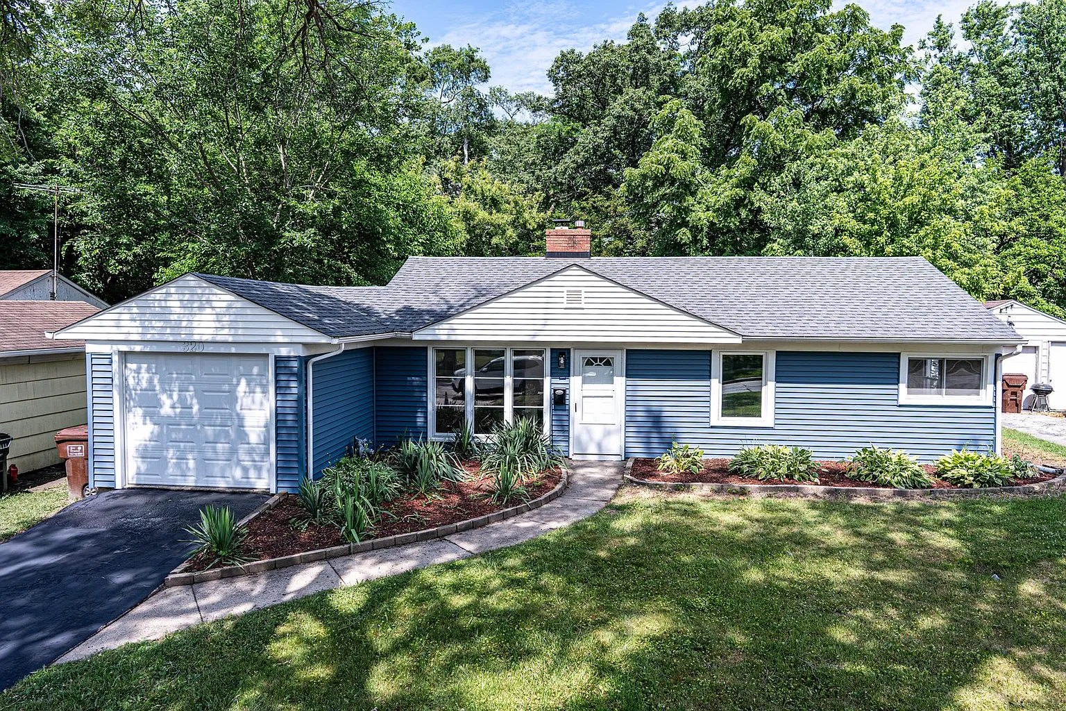 320 Indianwood Blvd photo 1