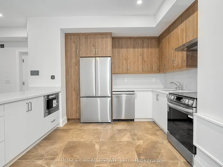 2579 Yonge St #202 — Photo 4