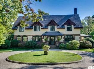 14 Lower Devon Rd, Port Jefferson, NY 11777