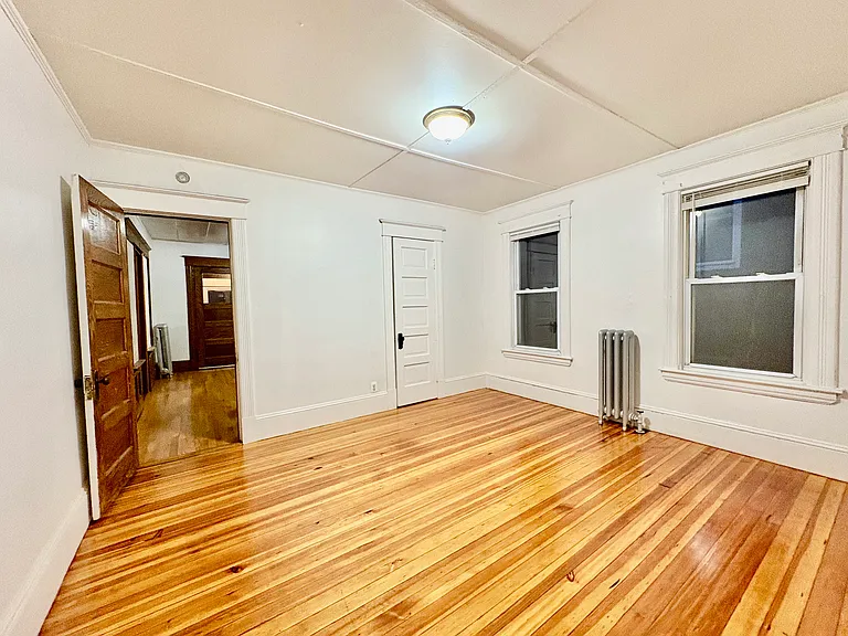14 Coomes St #3 — Photo 7
