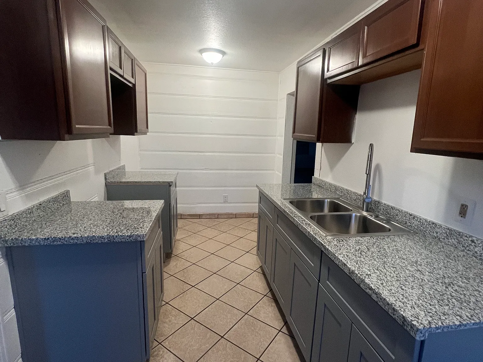 3 bed, 520 sqft, $1,800 — Photo 3