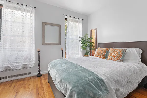 Rented by Cooper & Cooper Real Estate | media 9