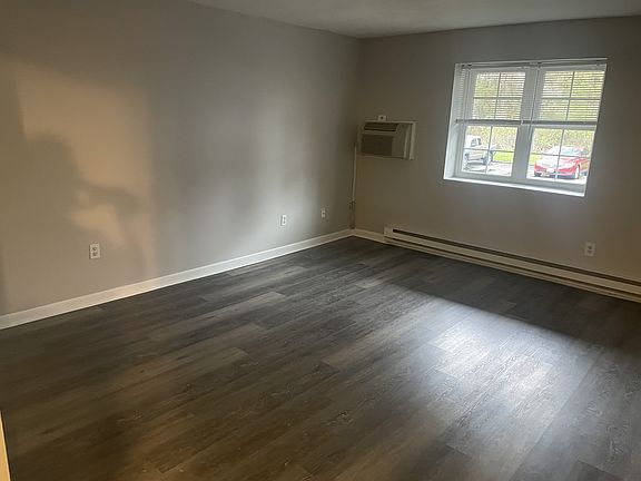 3rd image of 55-56 Elmwood Park #4