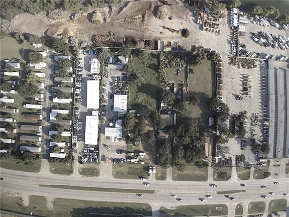 4th image of 1118 E State Highway 121