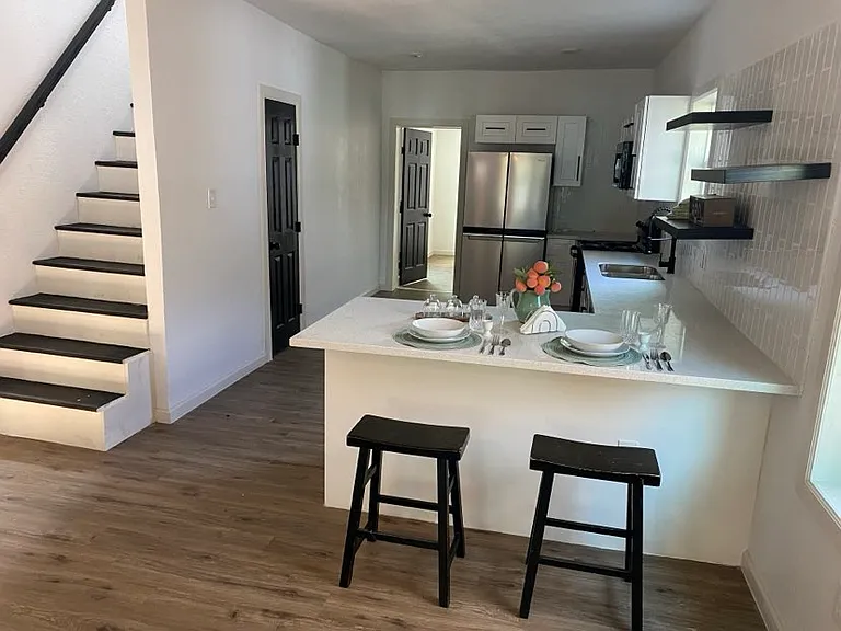 3914 Lamar St — Photo 4