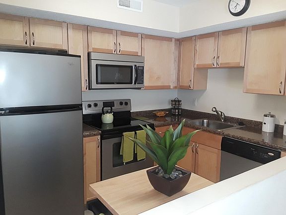 2nd image of 44 Briarwood Ln APT 4