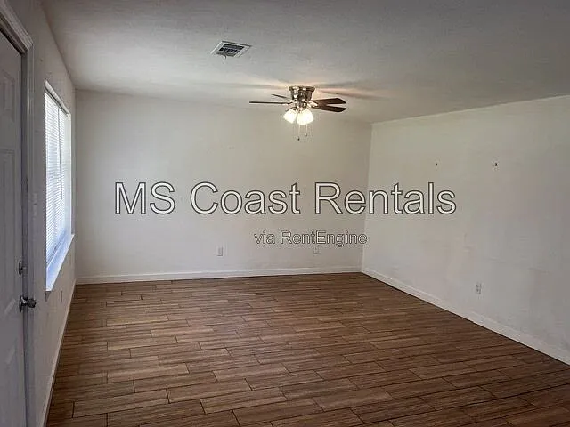 736 Courthouse Rd #102
