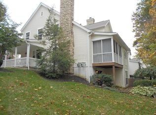 372 Sycamore Woods Ln, Columbus, OH