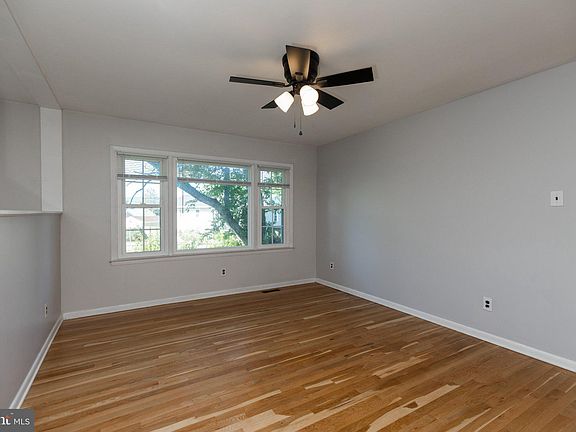4th image of 1203 Pinefield Rd
