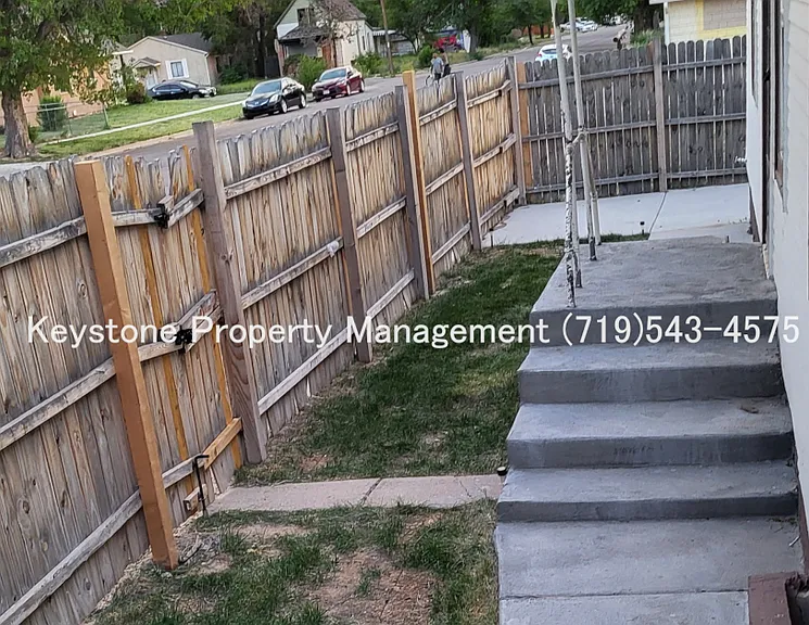 1102 W 16th St — Photo 11