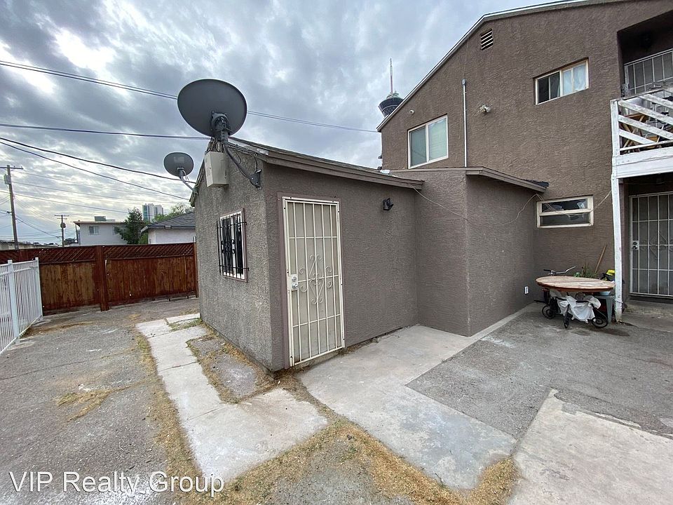 1st image of 1721 Santa Paula Dr Unit E