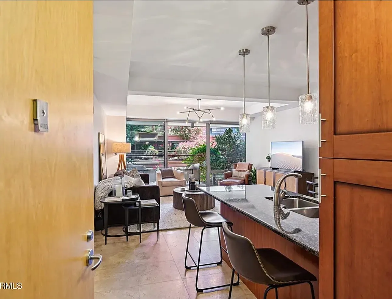 1 bed, 803 sqft, $2,500 — Photo 3