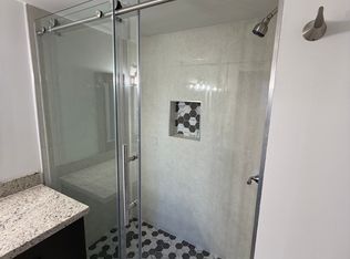 9711 Fontainebleau Blvd, Miami, FL 33172