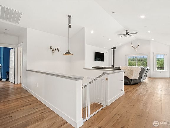 4th image of 659 Walker Road