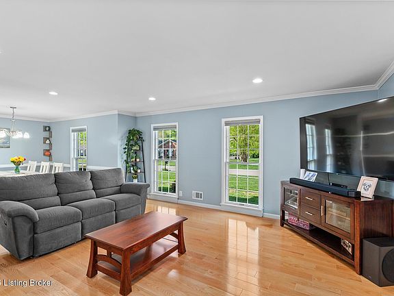 5th image of 3203 Morningview Dr