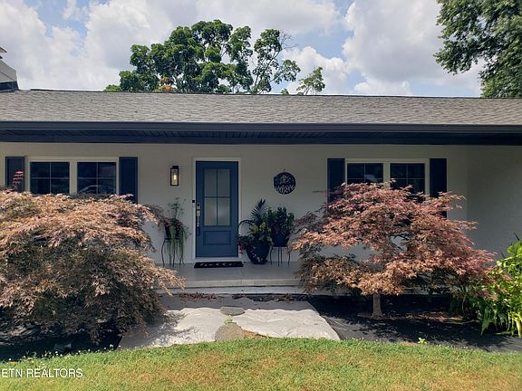 4th image of 2119 Chesterfield Dr