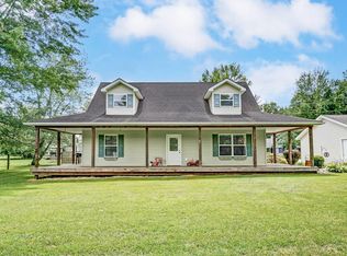 150 Custer Dr, Lake Waynoka, OH 45171