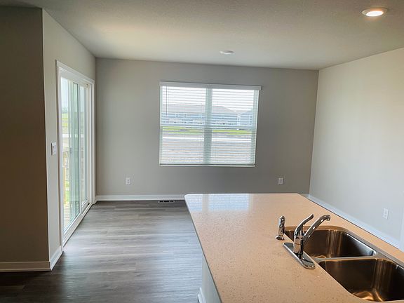 5th image of 4741 172nd St