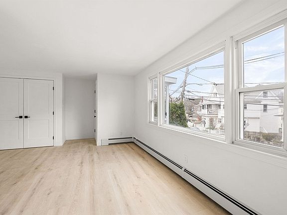 4th image of 48 Nonantum St