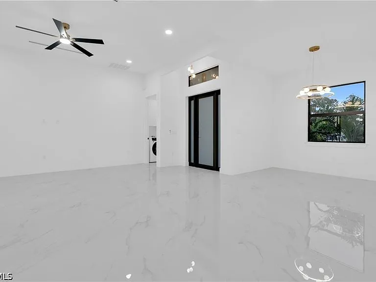1601 Clark Ave — Photo 9