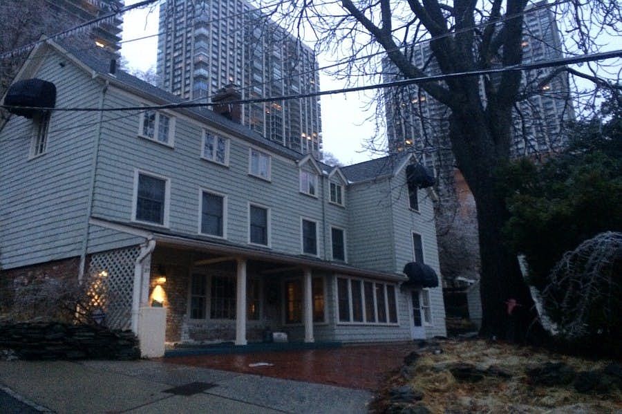 1st image of 27 Leary Ln