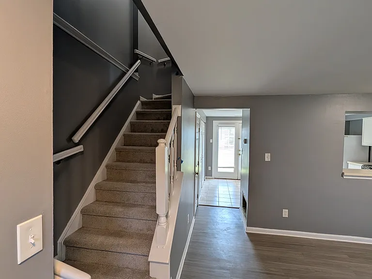 5520 Bringle Ct — Photo 3