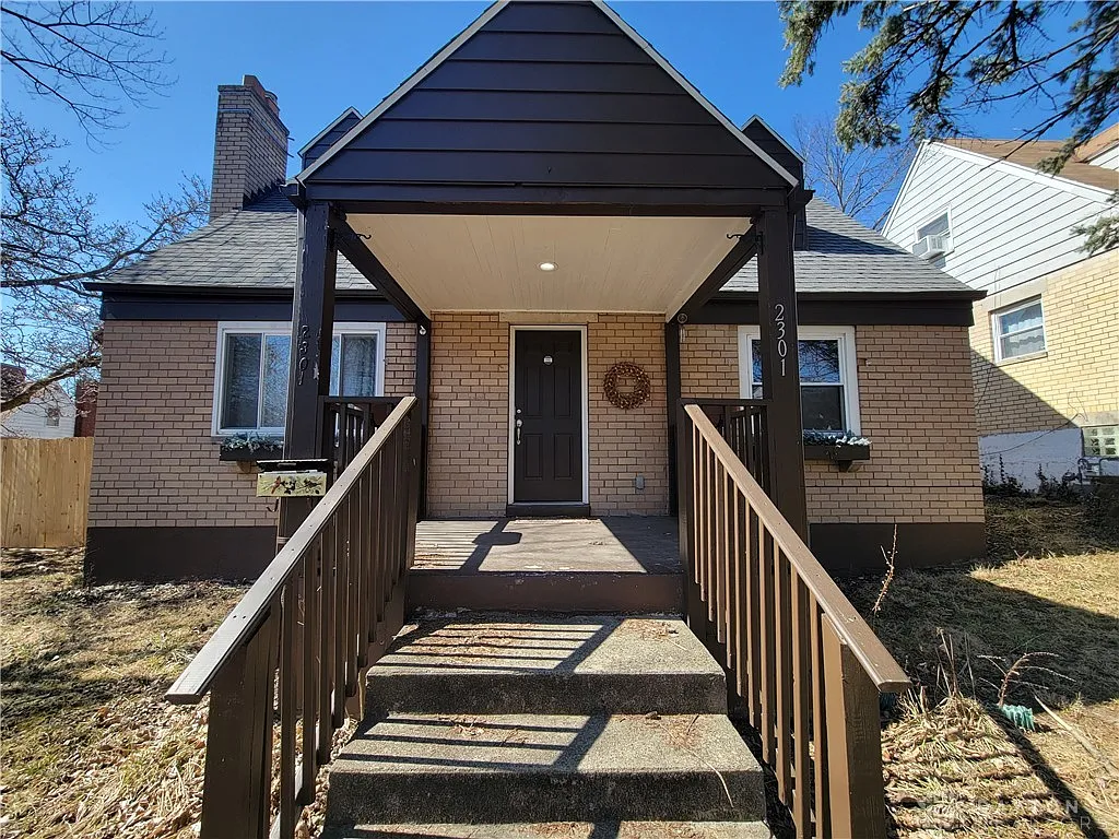 2301 Alpine Way photo 1