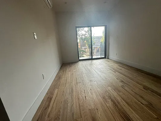 Rented by MySpaceNYC | media 6