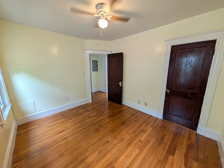 823 Canterbury St — Photo 8