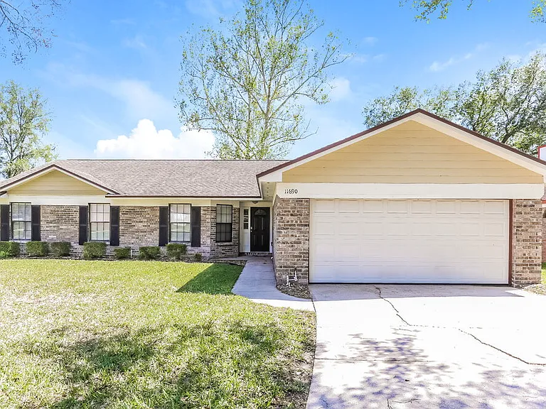 11690 Cherry Bark Dr W — Photo 1