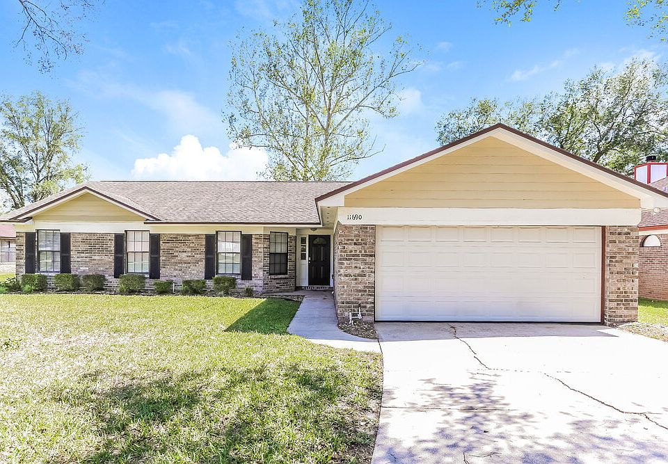 1st image of 11690 Cherry Bark Dr W