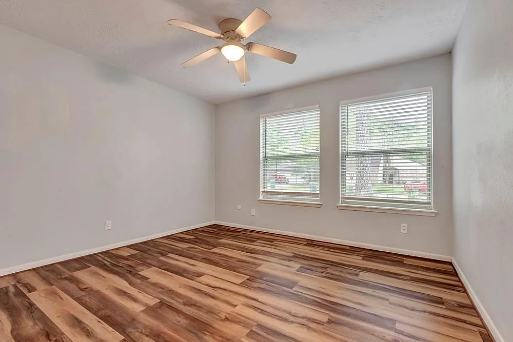 3 bed, 2.0 bath, 1866 sqft, $2,500 — Photo 4