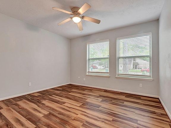 4th image of 17 Wishbonebush Rd