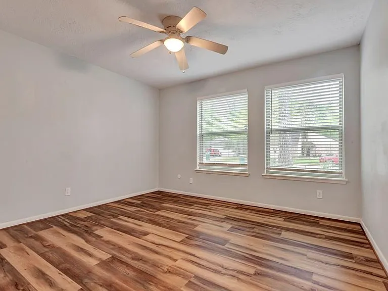 17 Wishbonebush Rd — Photo 4