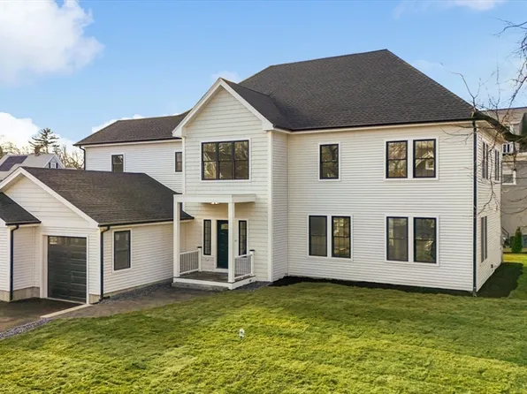 5 Wolcott Ave, East Walpole, MA 02032