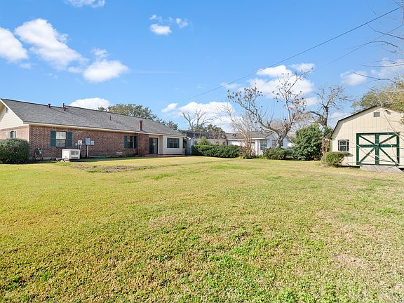 2nd image of 414 E Austin