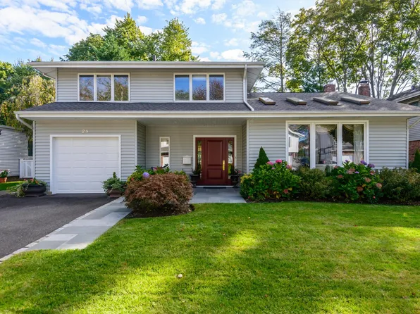28 Driftwood Drive, Port Washington, NY 11050
