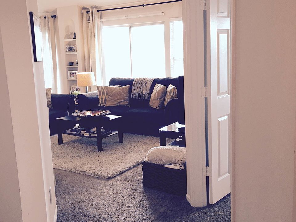 Entry Way View of Living/Dining Rooms